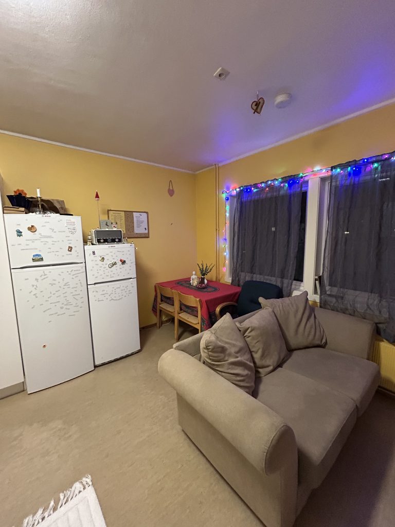 Bilde av fellesareal ved elevheim